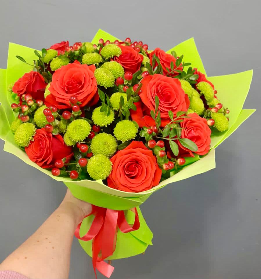 Букет цветов из: Хризантемы и Розы в Зимогорье