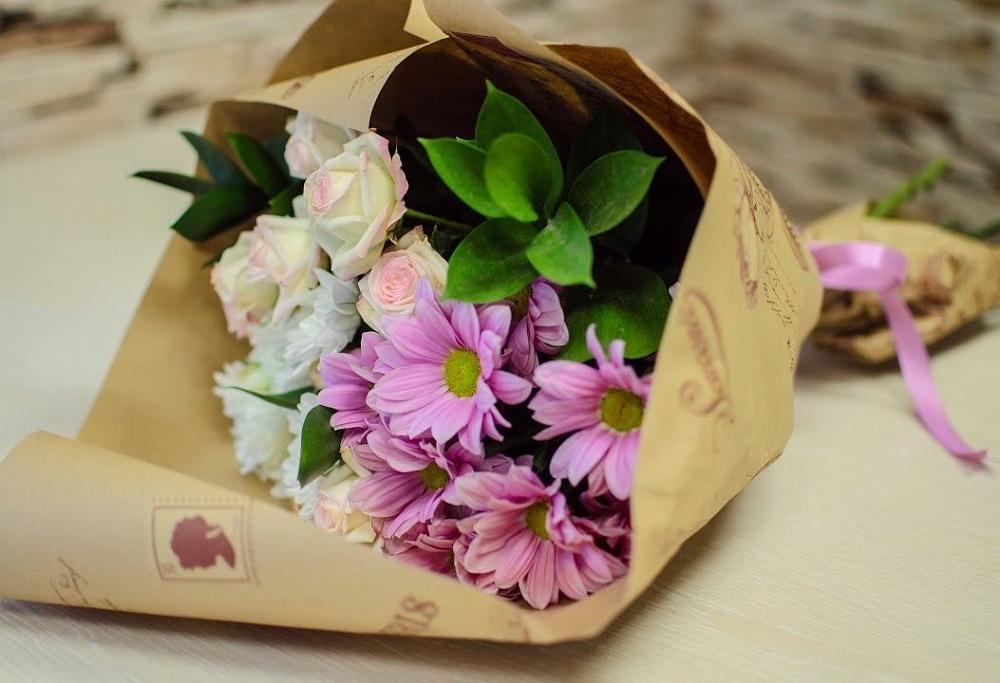 Букет цветов из: Розы и Хризантемы в Зимогорье