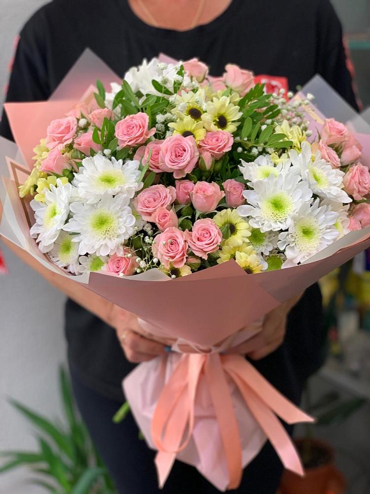 Букет цветов из: Розы и Хризантемы в Зимогорье