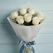 Букет 7 Белых роз Эдлесс Лав в Зимогорье