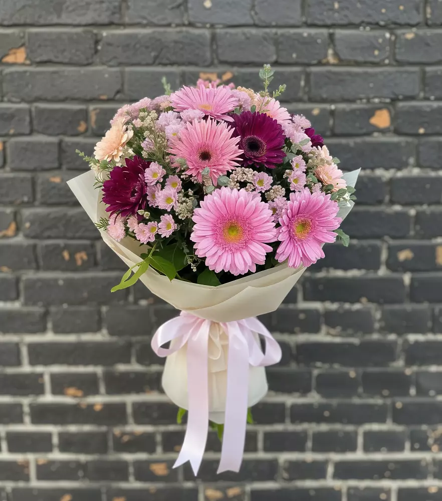Букет цветов из: Герберы и Хризантемы в Зимогорье