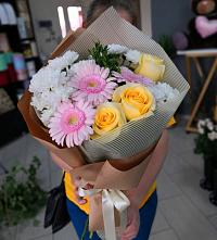 Букет цветов из:  Герберы, Розы и Хризантемы в Зимогорье