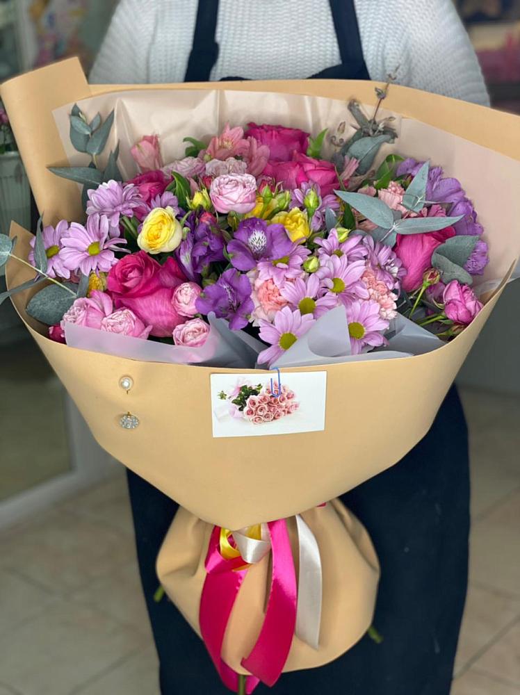 Букет цветов из: Хризантемы, Гвоздики и Альстромерии в Зимогорье