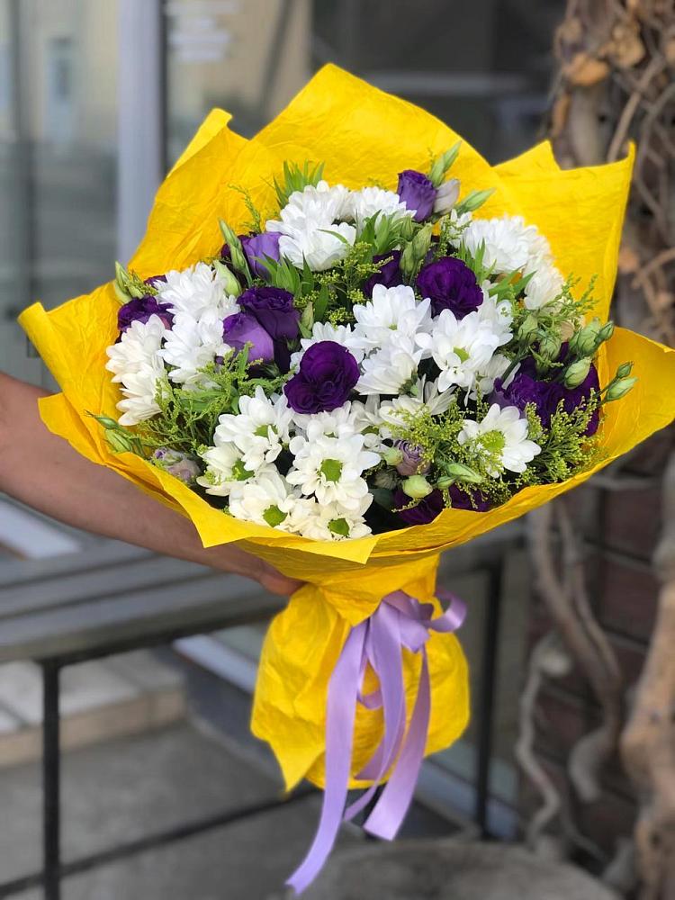 Букет цветов из: Ирисы, Хризантемы и Ромашки в Зимогорье