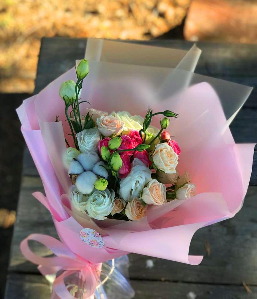 Букет цветов из: Розы и Лизиантусы в Зимогорье