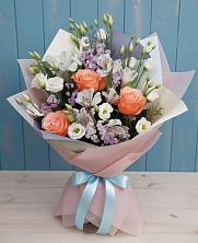 Букет цветов из:  Лизиантусы, Розы, Альстромерии и Гипсофила в Зимогорье