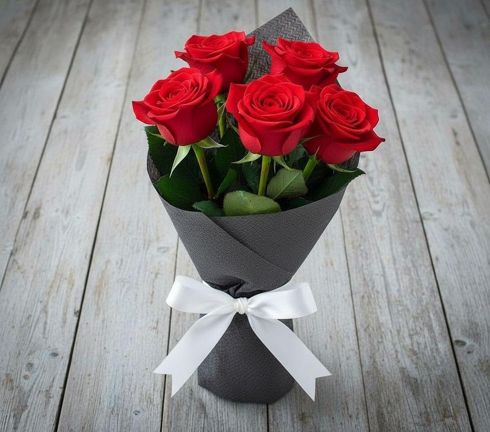 Букет 5 Красных роз Эдлесс Лав в Зимогорье