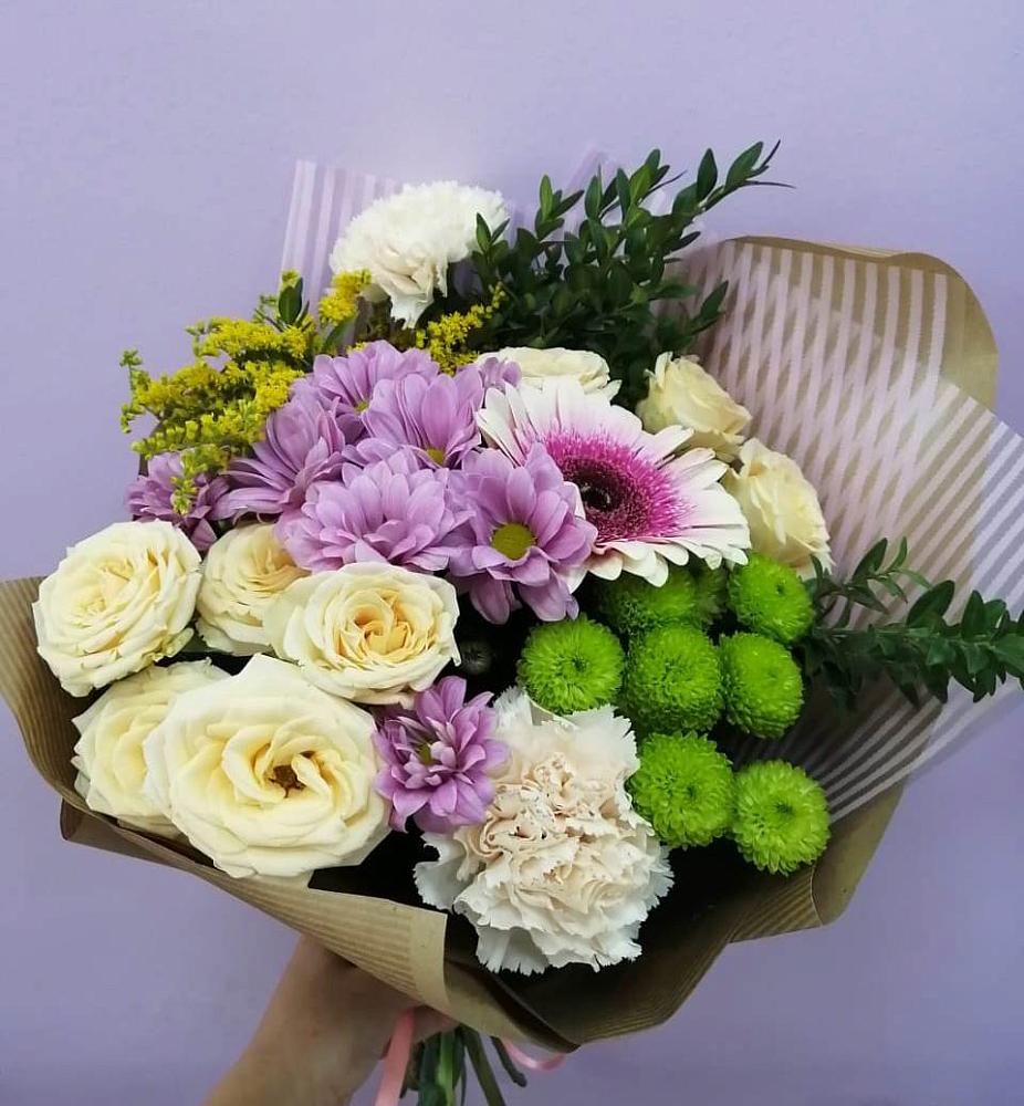 Букет цветов из: Хризантемы, Розы, Гвоздики и Герберы в Зимогорье