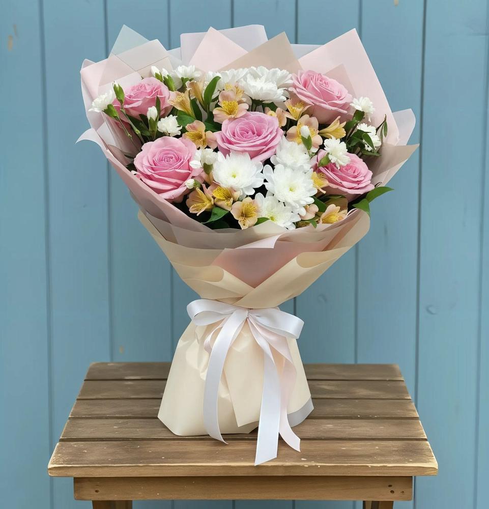 Букет цветов из: Гвоздики, Орхидеи и Розы в Зимогорье