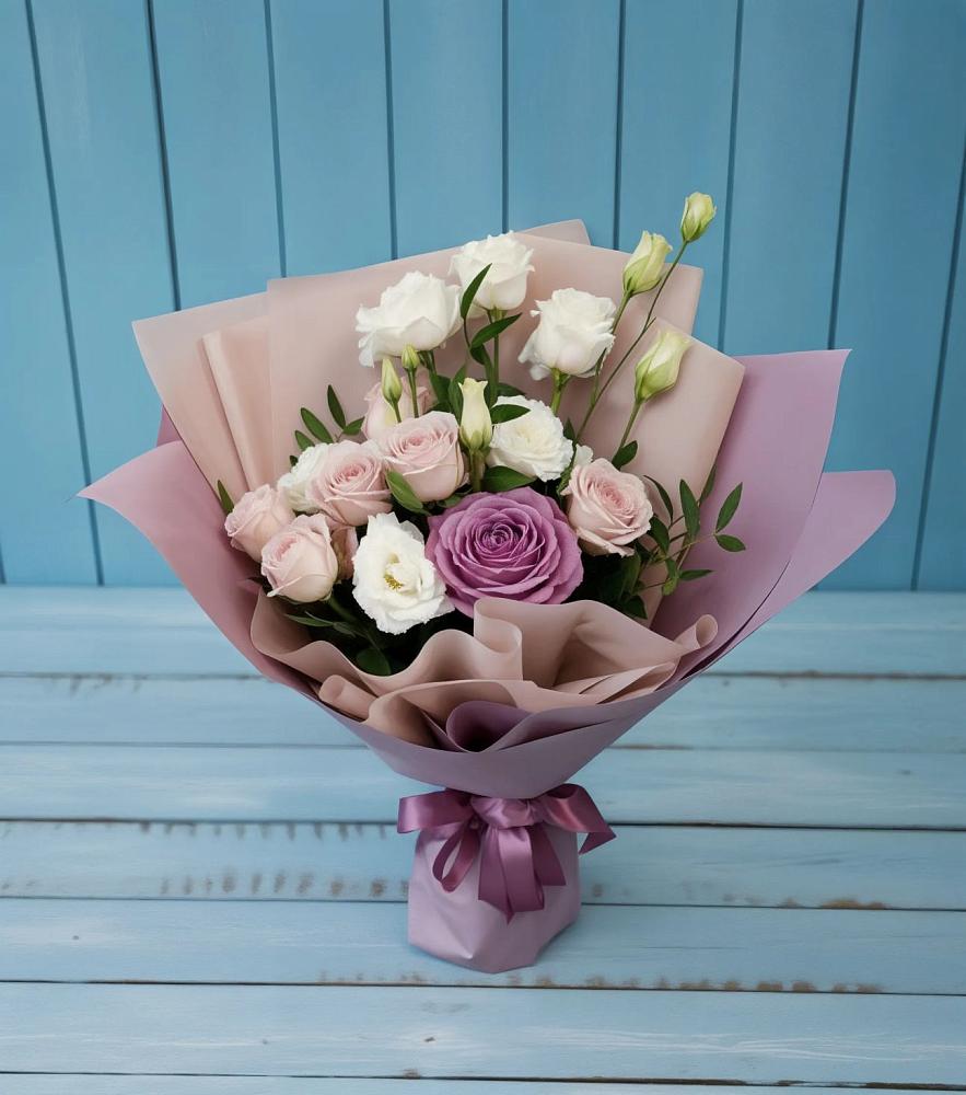 Букет цветов из: Розы и Лизиантусы в Зимогорье